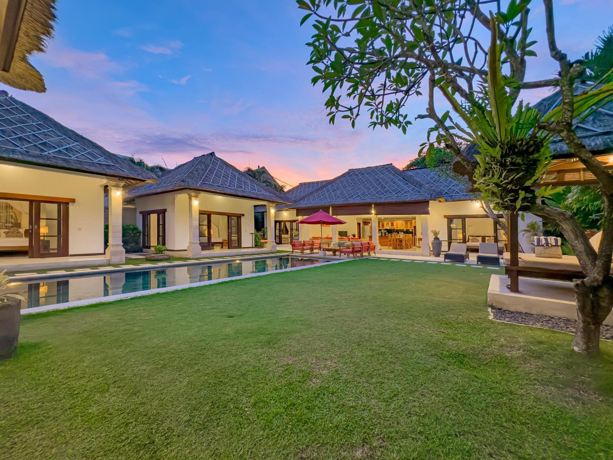 Villa Bugis Drupadi Seminyak Buitenkant foto