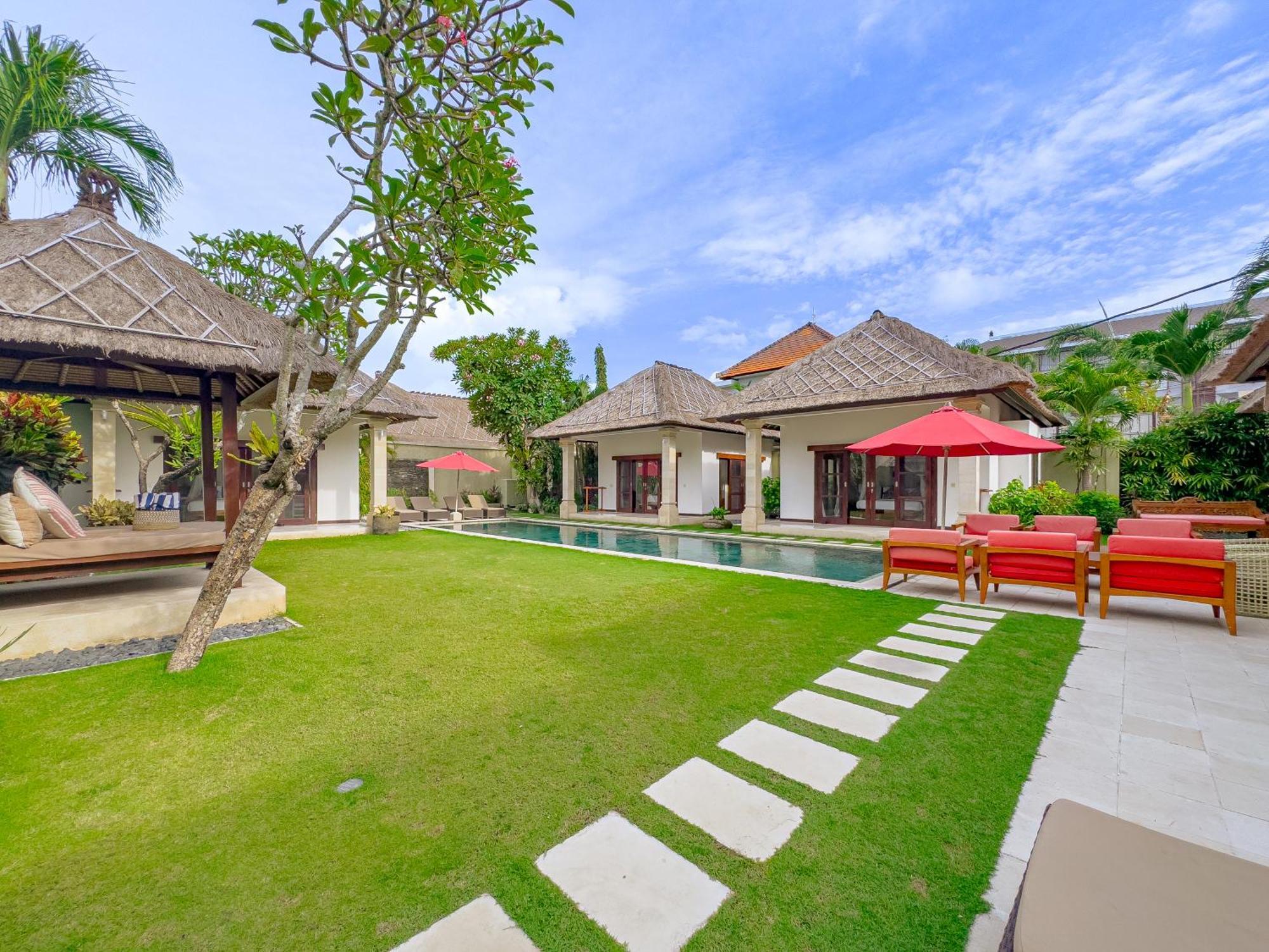 Villa Bugis Drupadi Seminyak Buitenkant foto
