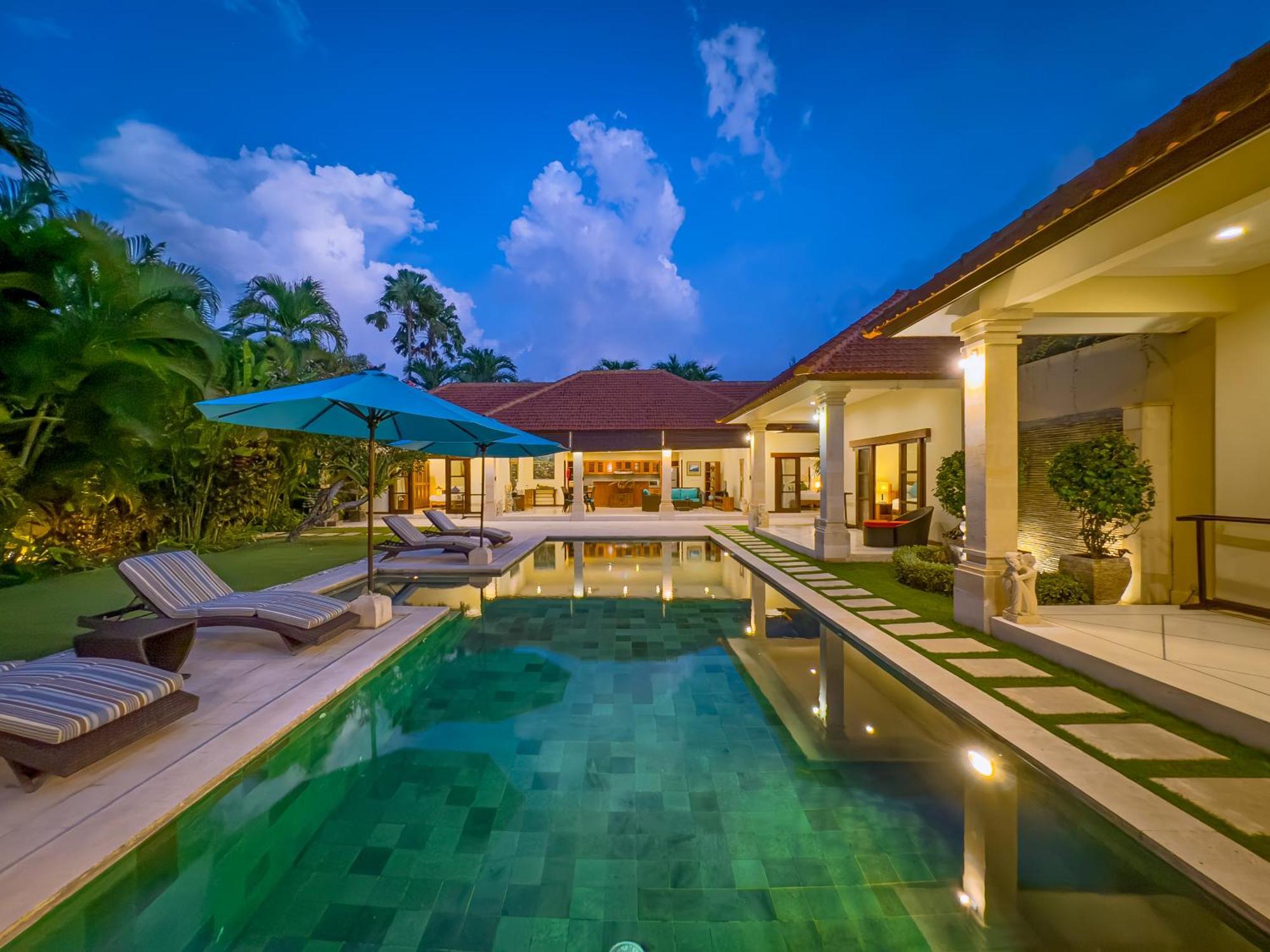 Villa Bugis Drupadi Seminyak Buitenkant foto