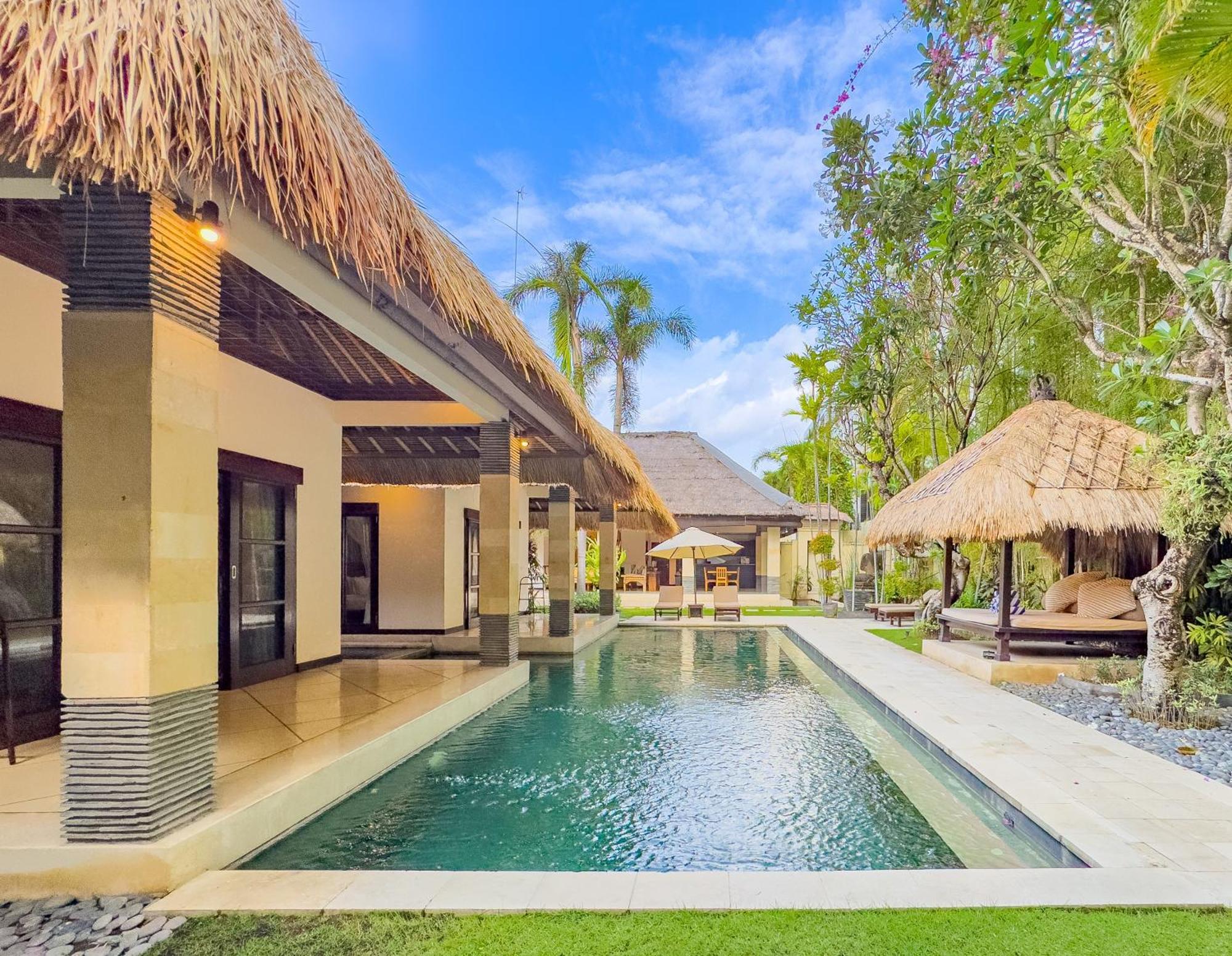 Villa Bugis Drupadi Seminyak Buitenkant foto