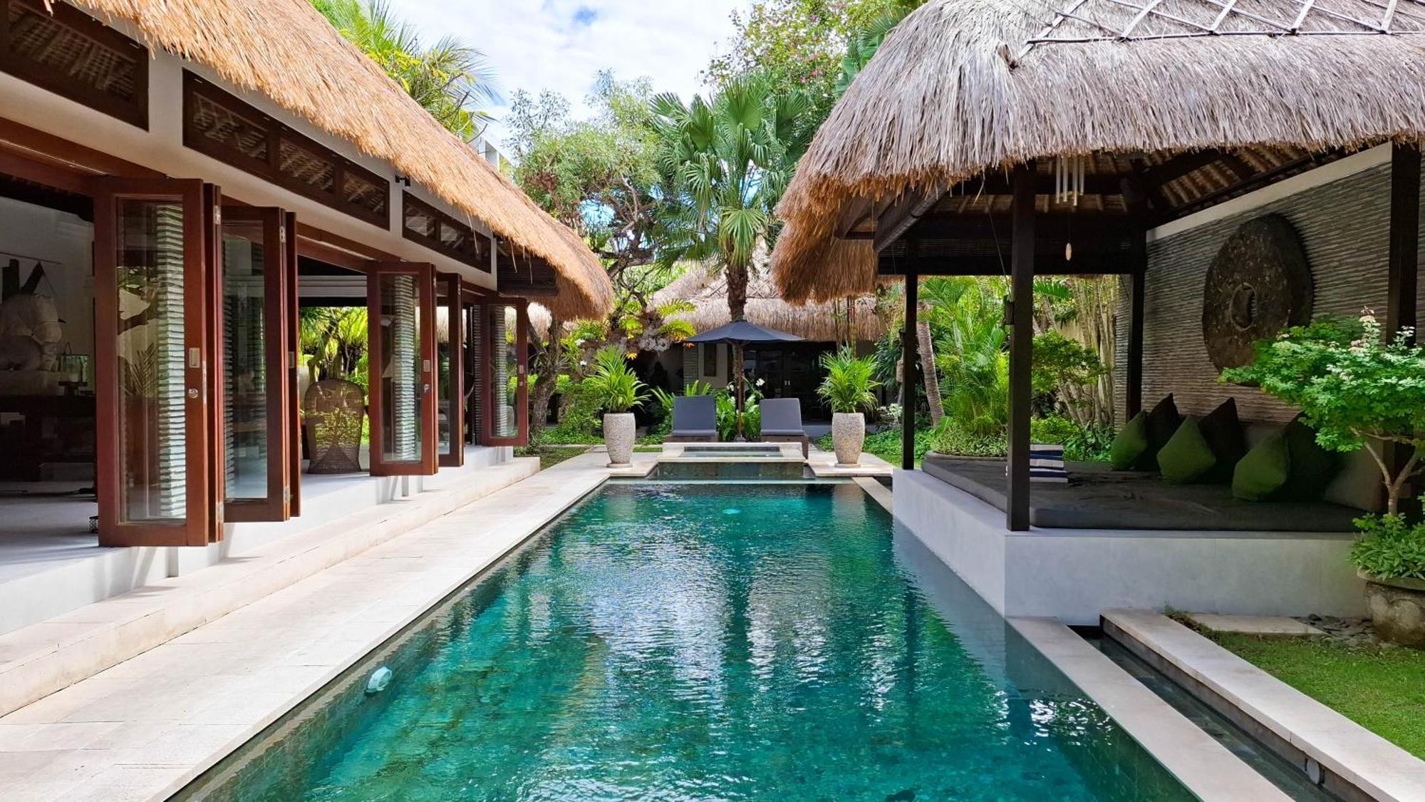 Villa Bugis Drupadi Seminyak Buitenkant foto